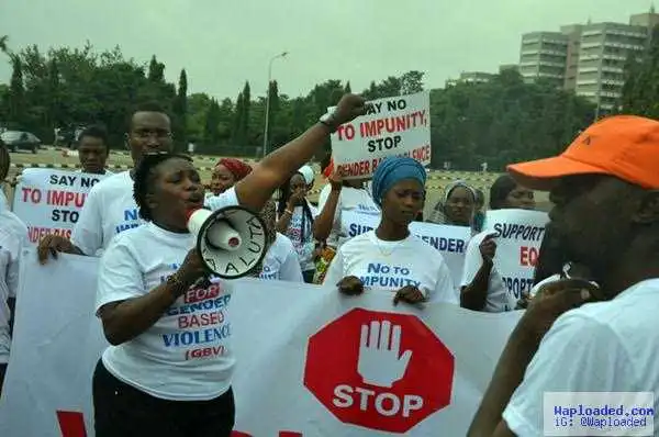 PHOTONEWS: Beware of Dino Malaye – Women protesters caution